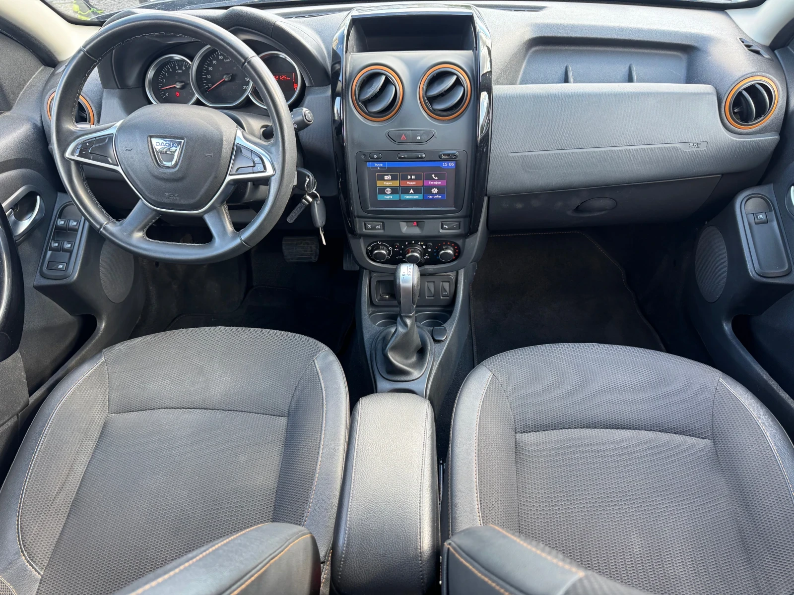 Dacia Duster 1.5TD 109hp* КОЖА* КАМЕРА* NAVI* 07.2017г* евро 6, снимка 10 - Автомобили и джипове - 56260583