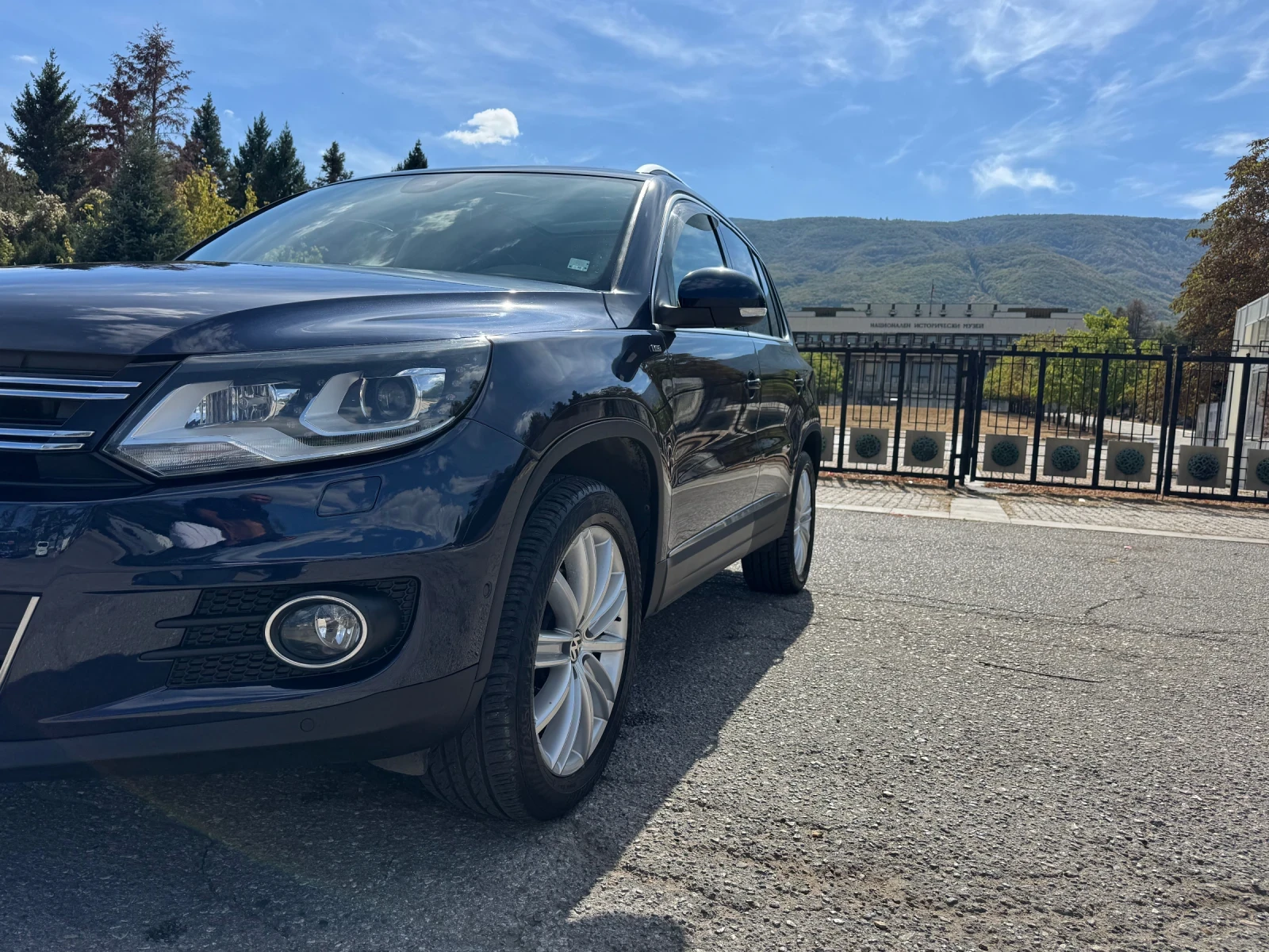 VW Tiguan 2.0Tdi Cup Edition 4 Motion, снимка 2 - Автомобили и джипове - 56290285
