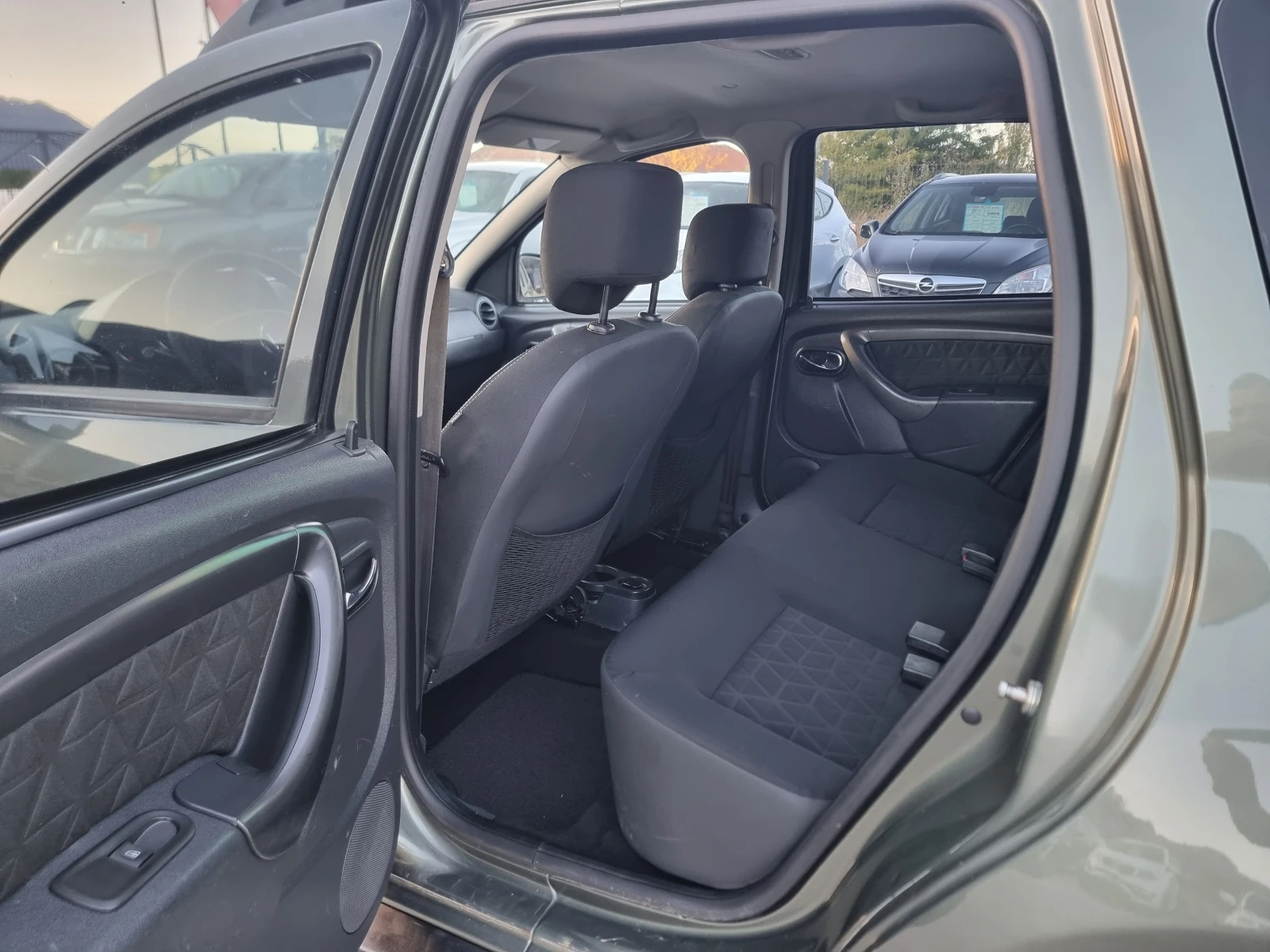 Dacia Duster 1.5DCI 4X4 | Mobile.bg � ����������� 11