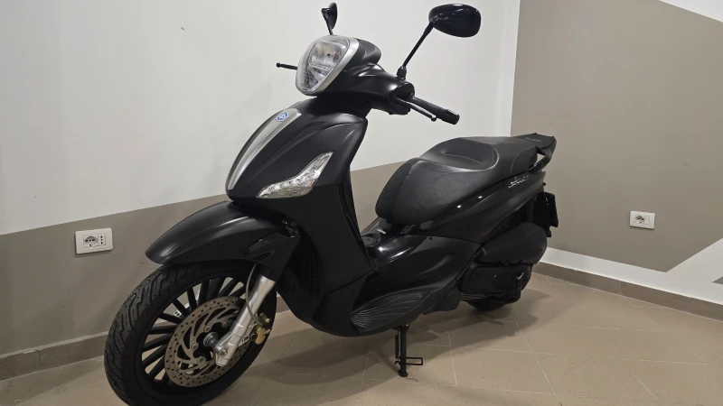 Piaggio Beverly Black Edition, снимка 2 - Мотоциклети и мототехника - 51878984