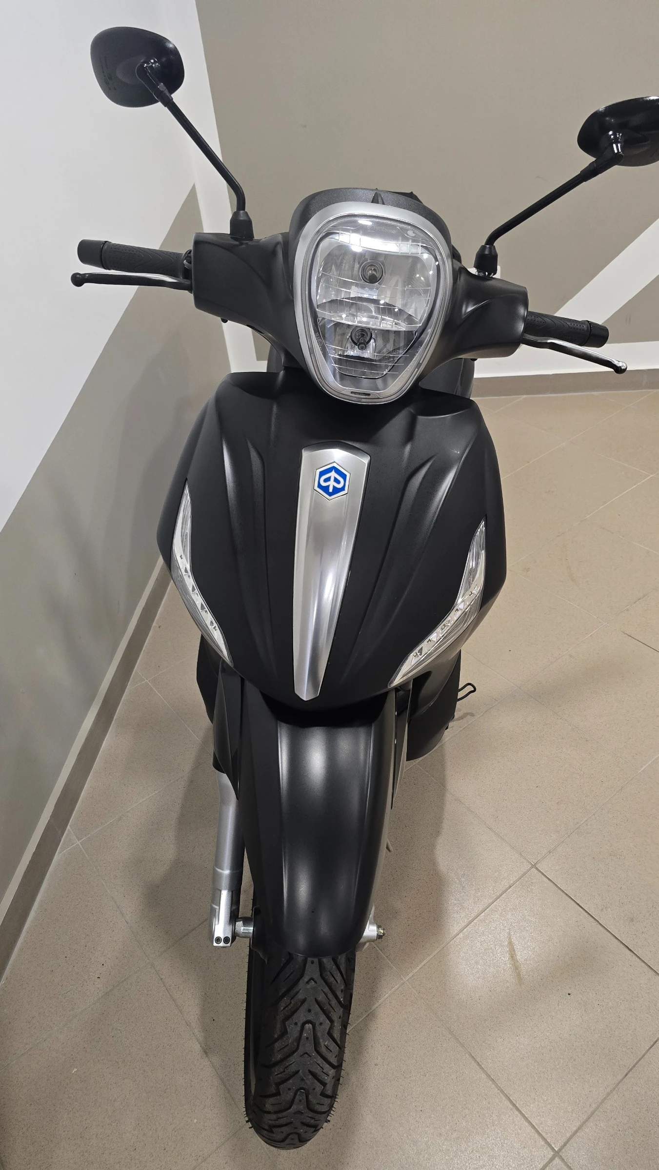 Piaggio Beverly Black Edition - изображение 4