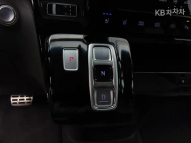 Hyundai Staria Lounge 3.5 LPG Lounge 7 Вдъхновение ЛИЗ.БЕЗ ПЪРВ.В, снимка 17
