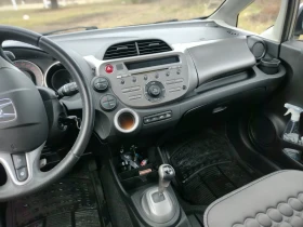 Honda Jazz 1.3 i-vtec, снимка 11