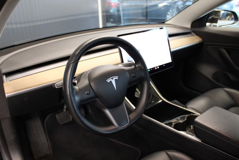 Tesla Model 3 4x4 Европейска!, снимка 3 - Автомобили и джипове - 33627020