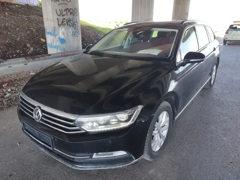 VW Passat СПЕШНО DSG TDI 190 h.p.РЕГИСТРИРАН, ОБСЛУЖЕН!!!, снимка 1 - Автомобили и джипове - 46774755