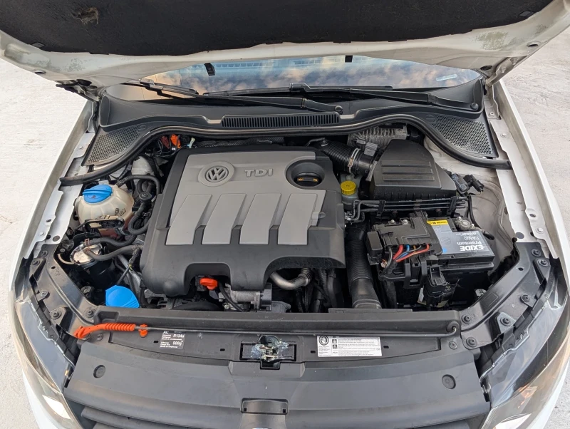 VW Polo 1.6 TDI, снимка 10 - Автомобили и джипове - 47453635