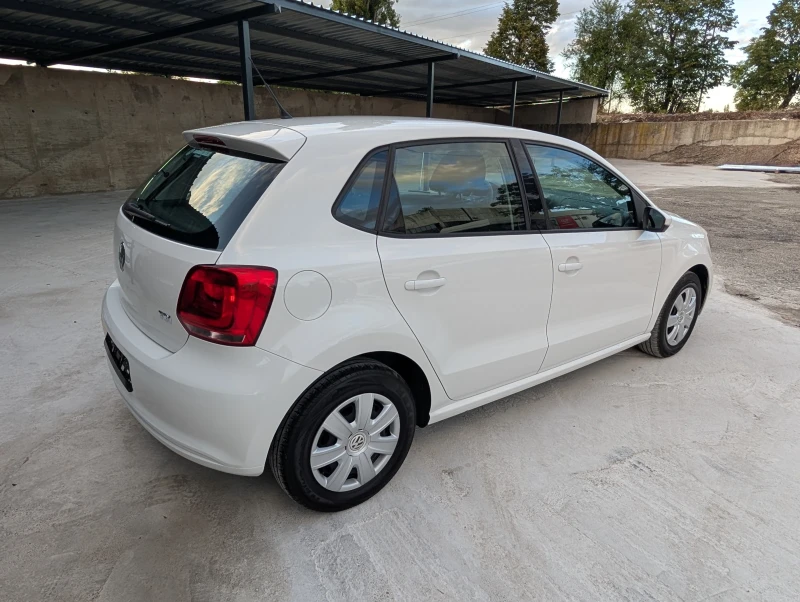 VW Polo 1.6 TDI, снимка 7 - Автомобили и джипове - 47453635