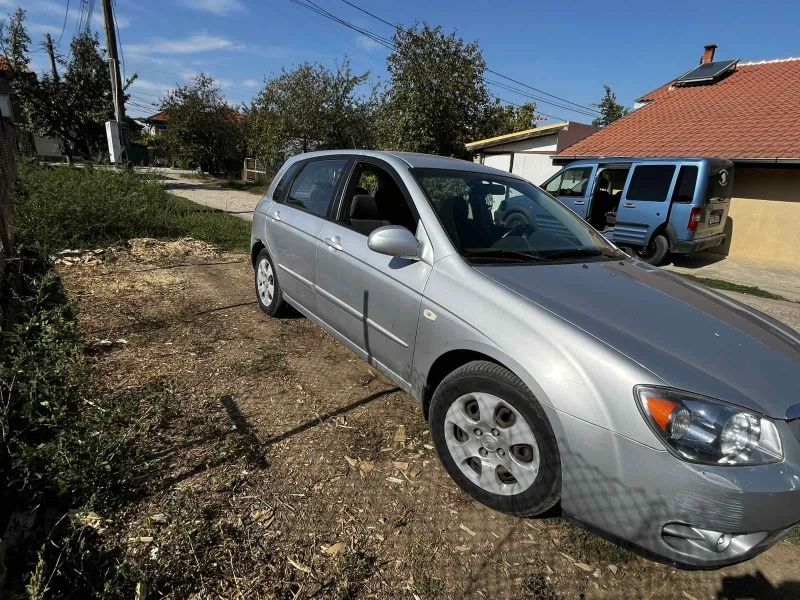 Kia Cerato, снимка 2 - Автомобили и джипове - 47780480