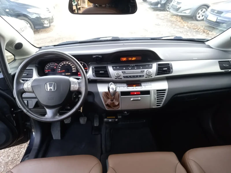 Honda Fr-v 1.8i 140k.c.EXECUTIVE Swiss Edition, снимка 9 - Автомобили и джипове - 48104835