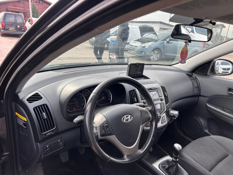 Hyundai I30 1.6i NAVI , снимка 11 - Автомобили и джипове - 48417594