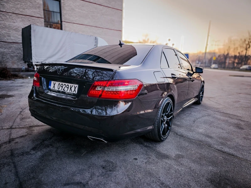 Mercedes-Benz E 350 7G tronic AMG PACK, снимка 7 - Автомобили и джипове - 48619807