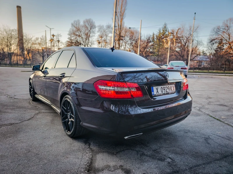 Mercedes-Benz E 350 7G tronic AMG PACK, снимка 6 - Автомобили и джипове - 48619807