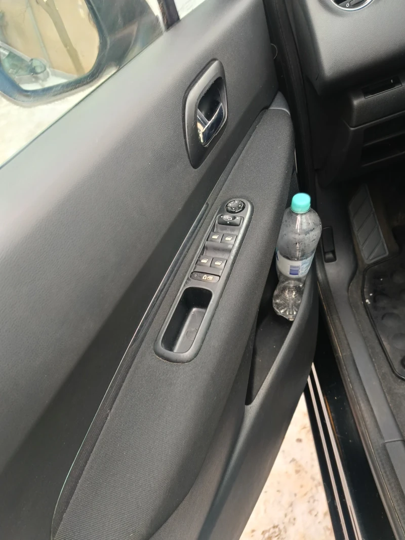 Peugeot 5008 1.6, снимка 9 - Автомобили и джипове - 53210964