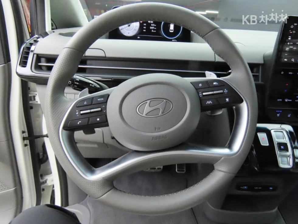 Hyundai Staria Lounge 3.5 LPG Lounge 7  . . | Mobile.bg   8