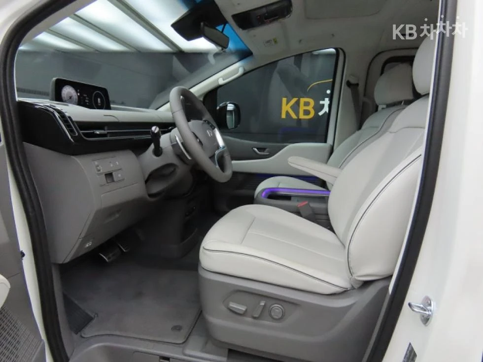 Hyundai Staria Lounge 3.5 LPG Lounge 7  . . | Mobile.bg   5