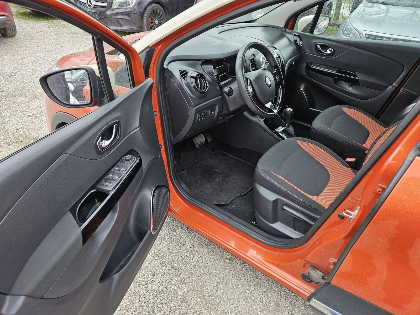 Renault Captur 1.5 dci AUTOMATIC - изображение 10