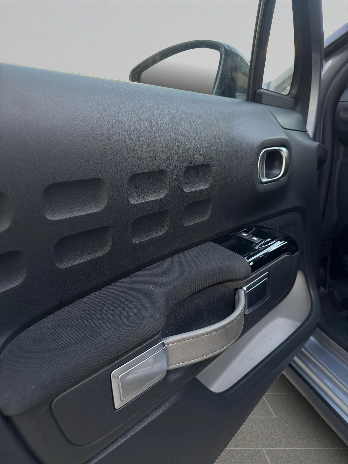 Citroen C3 1.2 Feel Business - Petrol - Manual - 82 hp - изображение 9