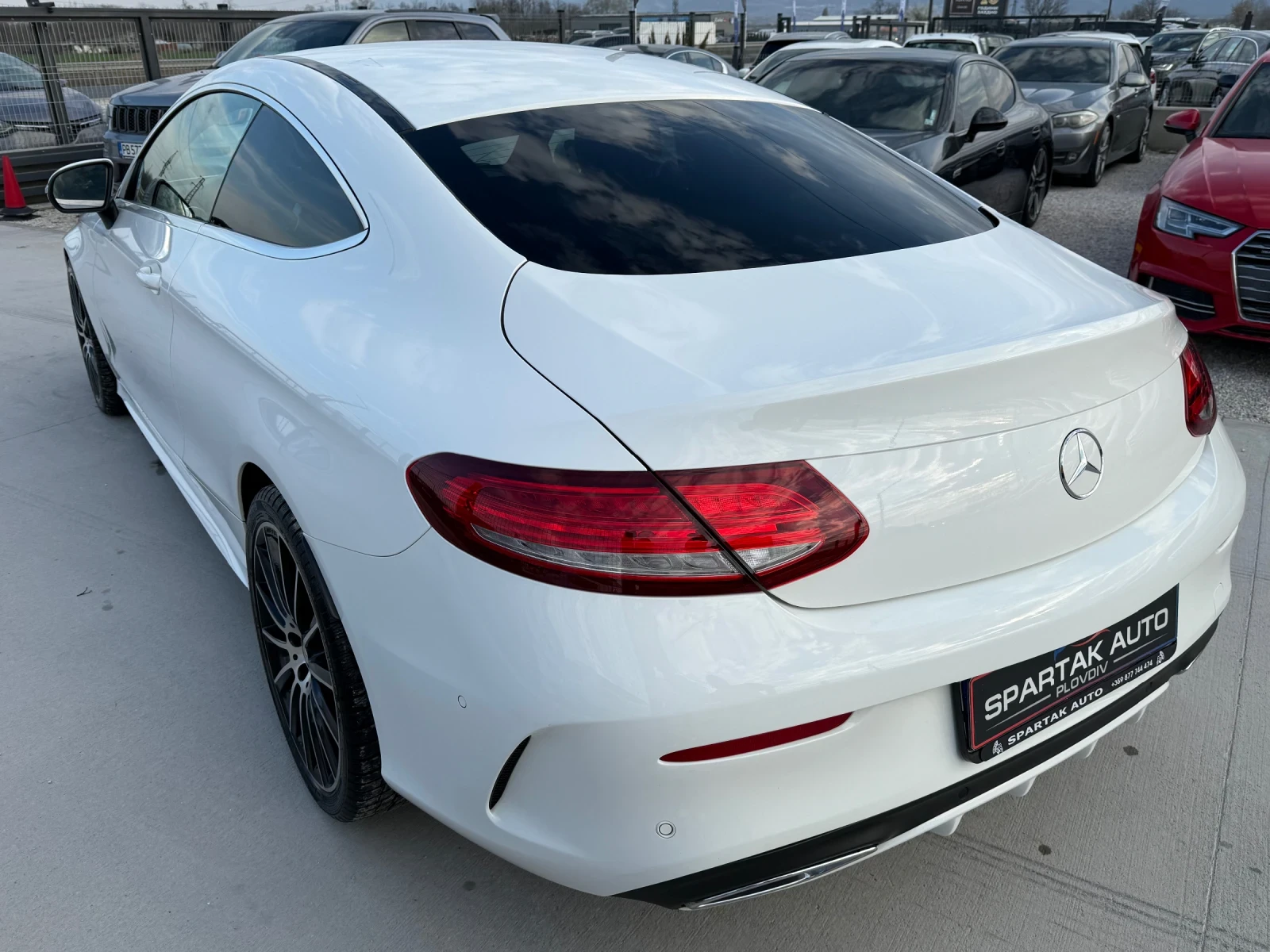 Mercedes-Benz C 220 D* 2017г* AMG Line* 141.000KM* Сервизна История* Н, снимка 6 - Автомобили и джипове - 54033759