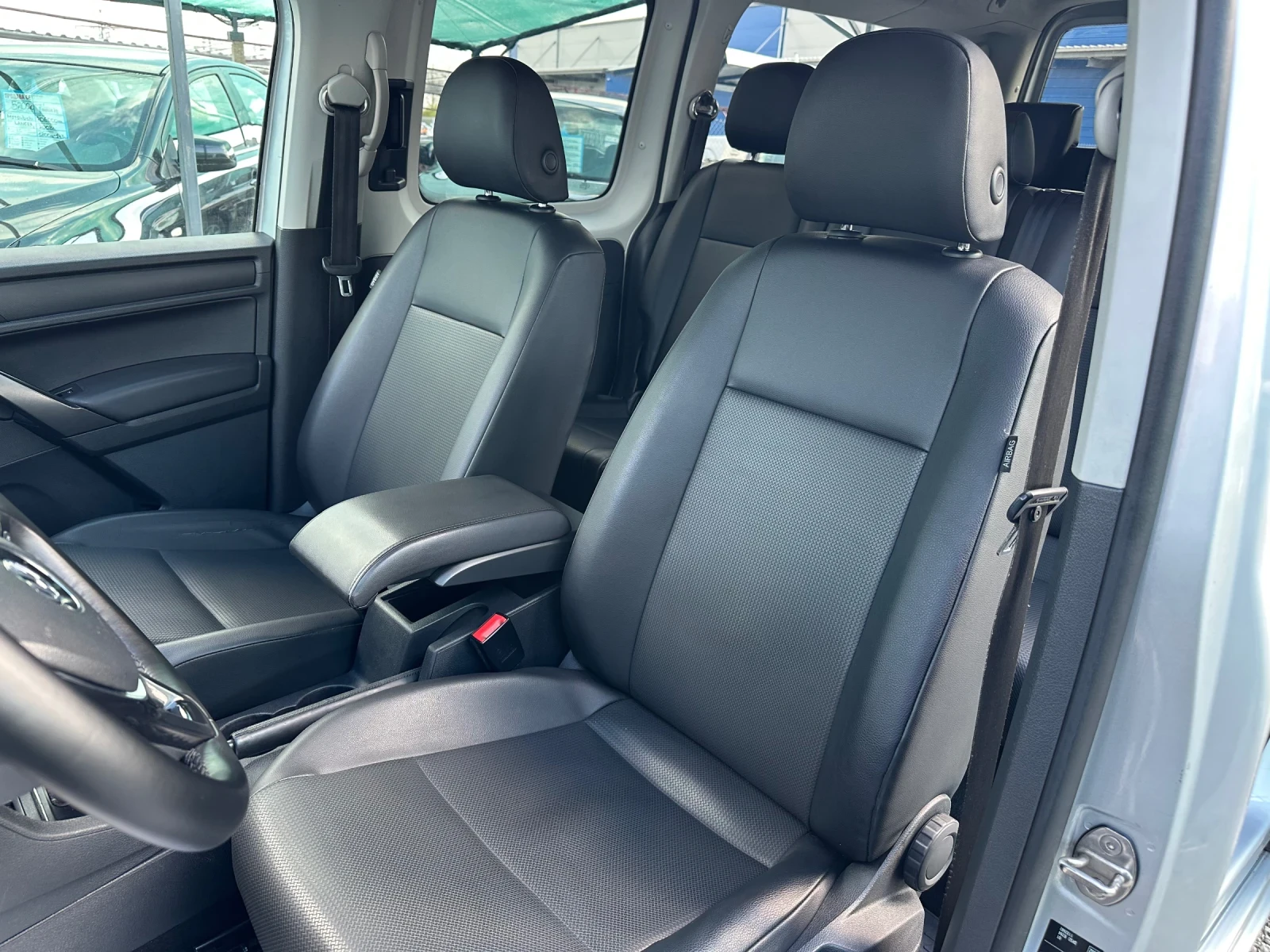 VW Caddy MAXI LIFE 2.0TDI DSG, снимка 14 - Автомобили и джипове - 54383531