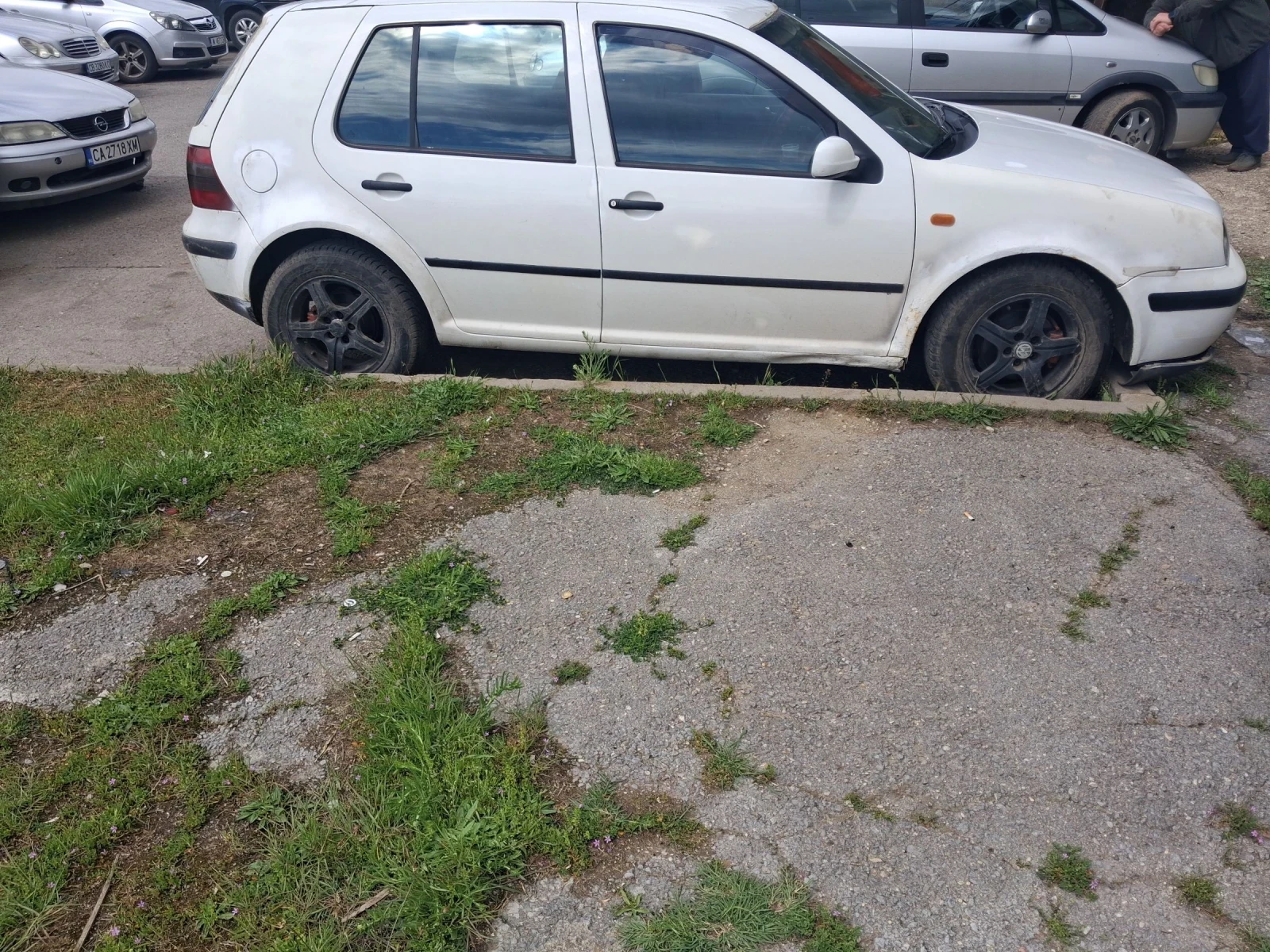 VW Golf, снимка 4 - Автомобили и джипове - 54387323