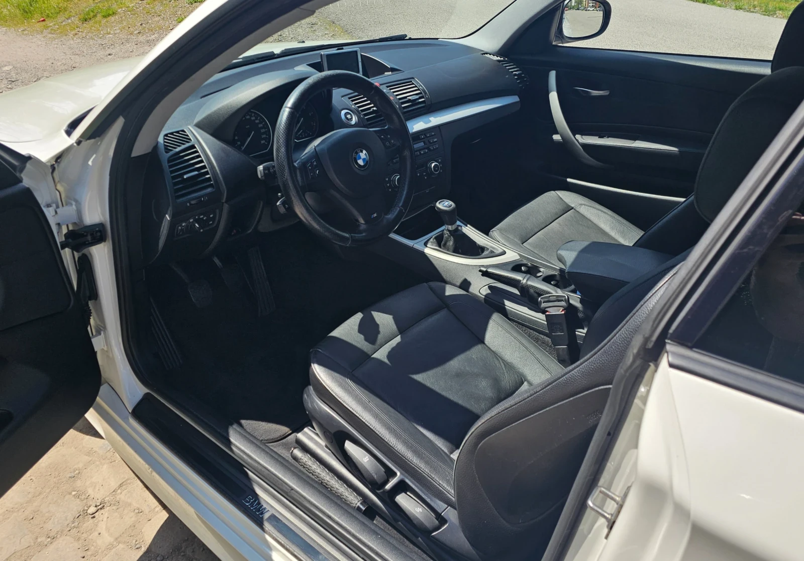 BMW 120 i, снимка 5 - Автомобили и джипове - 54408158