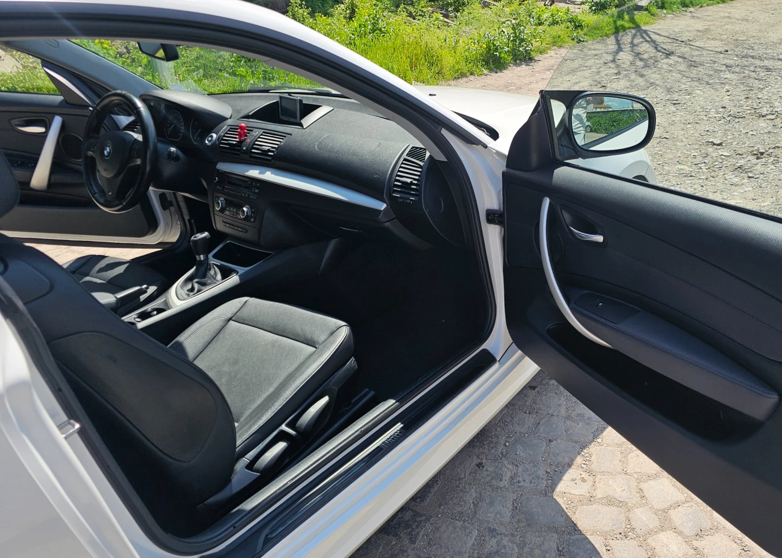 BMW 120 i, снимка 6 - Автомобили и джипове - 54408158
