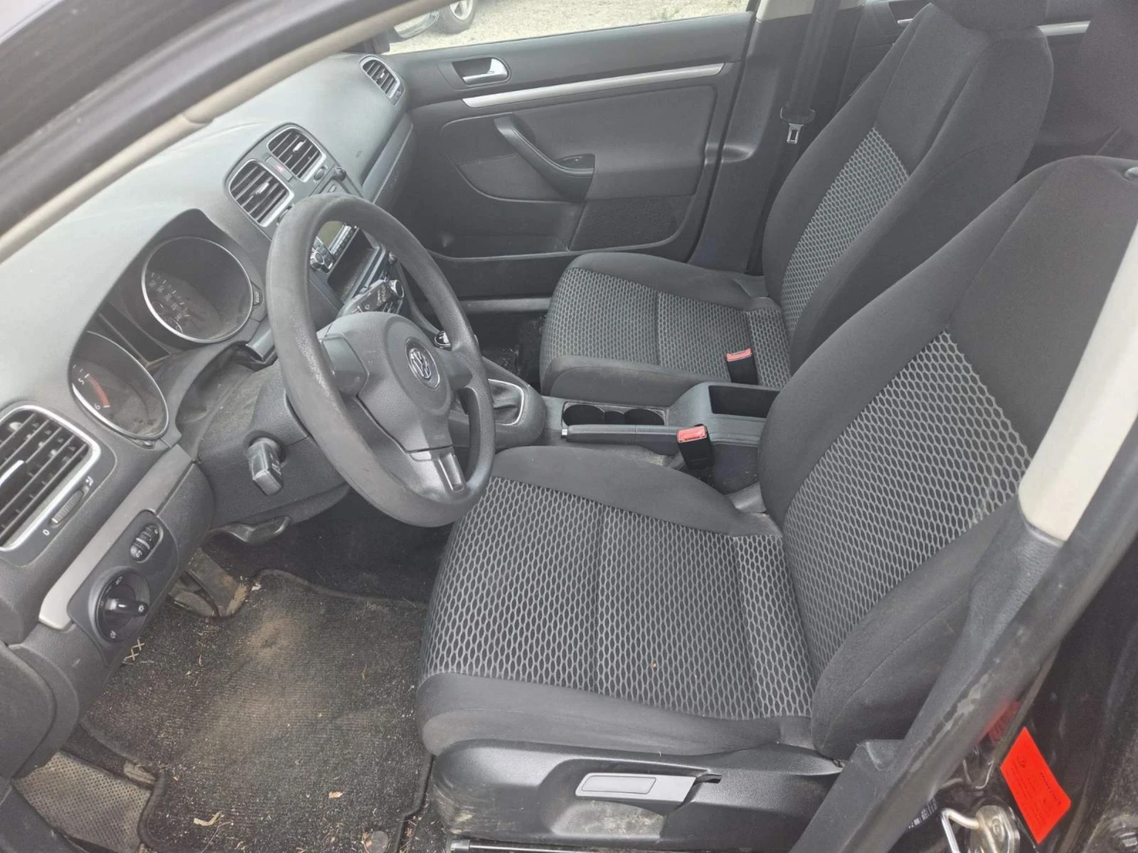 VW Golf 1.6тди 105коня нов внос Германия , снимка 5 - Автомобили и джипове - 54596801