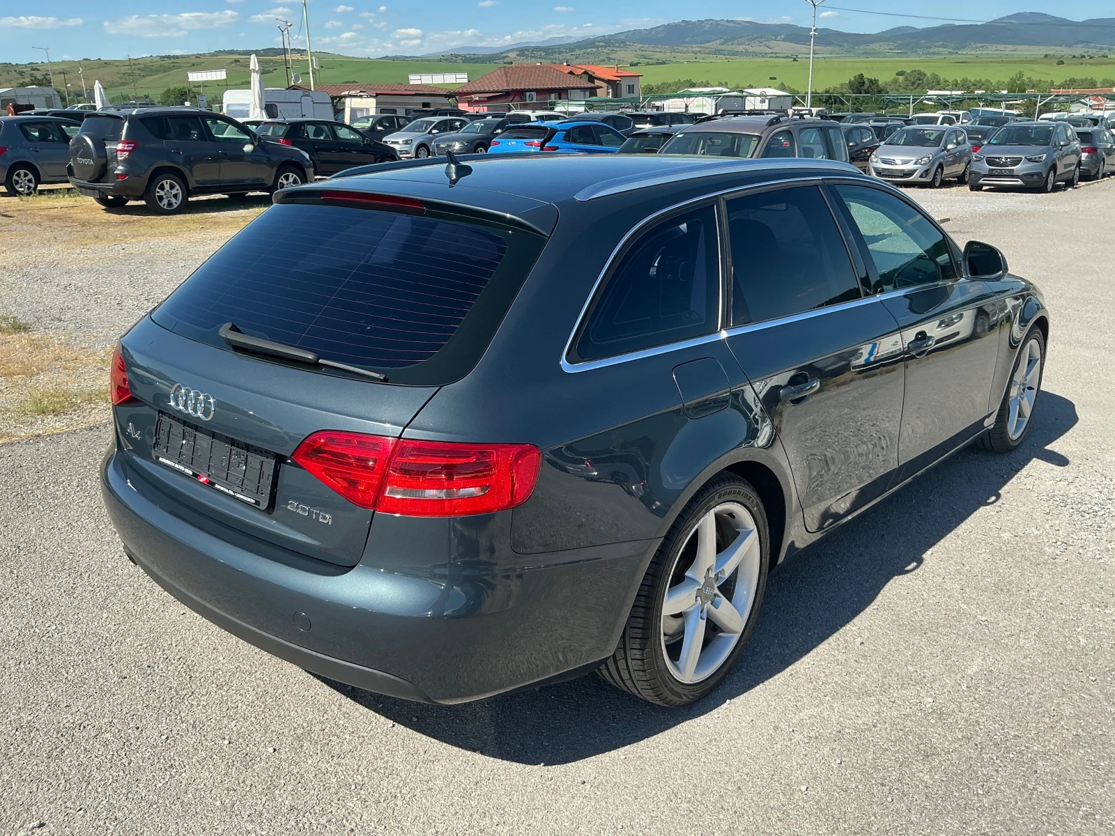 Audi A4 2.0 TDI, снимка 8 - Автомобили и джипове - 54713045