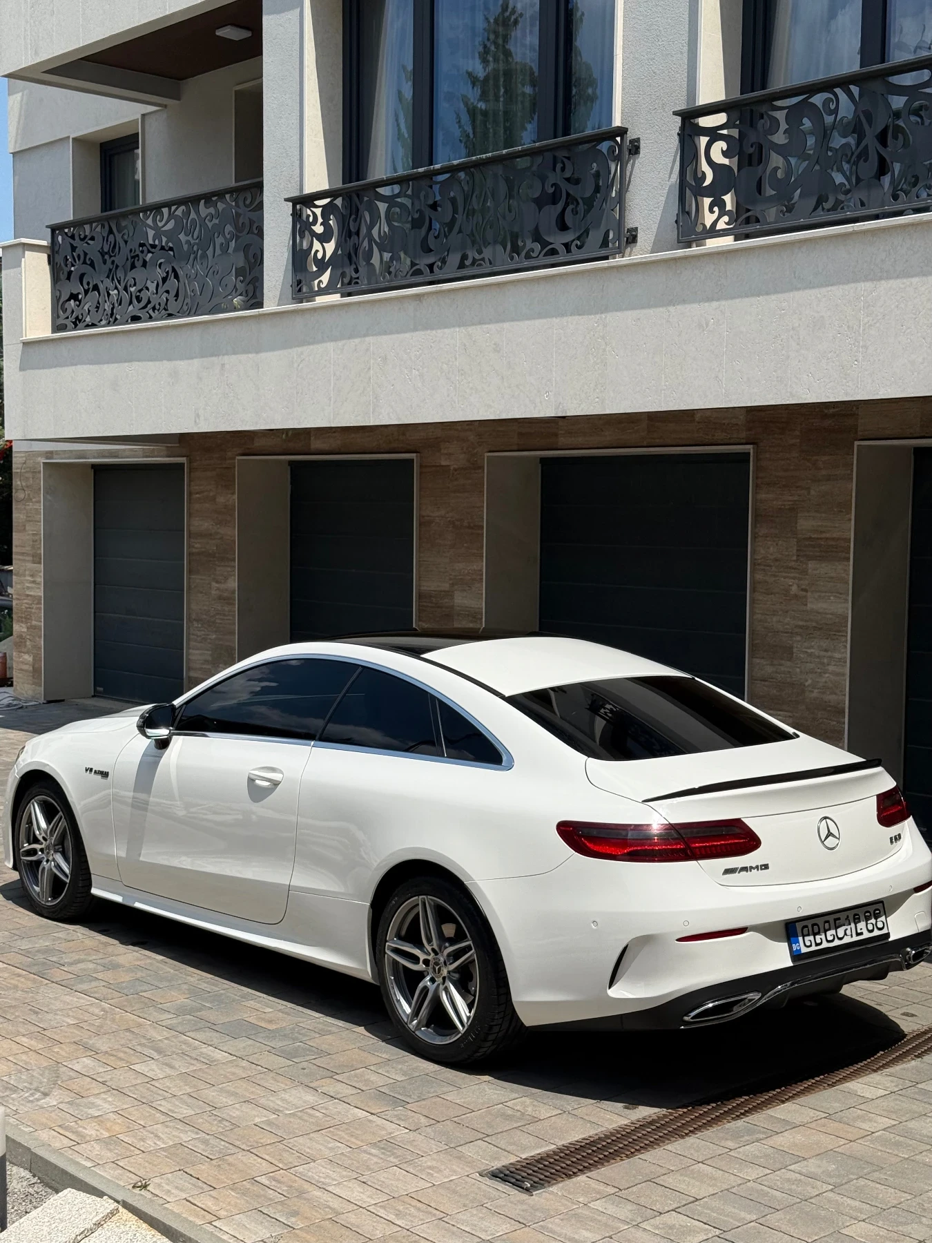 Mercedes-Benz E 220 Coupe, AMG, head up, pano, снимка 3 - Автомобили и джипове - 55069541