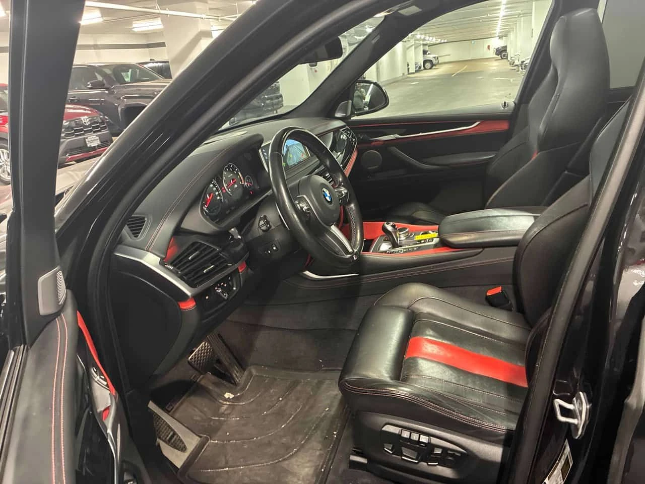 BMW X5M * Sports Activity Vehicle* АВТОКРЕДИТ * , снимка 5 - Автомобили и джипове - 55228320