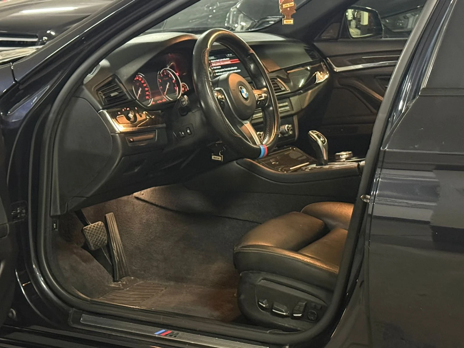 BMW 535 XDRIVE * DIGITAL* HEAD UP* ПАМЕТ* FULL M SPORT*  , снимка 8 - Автомобили и джипове - 55947809