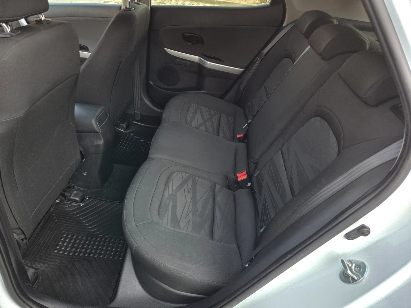Kia Ceed Facelift 1.6 CRDI 110 �.�.  | Mobile.bg � ����������� 9