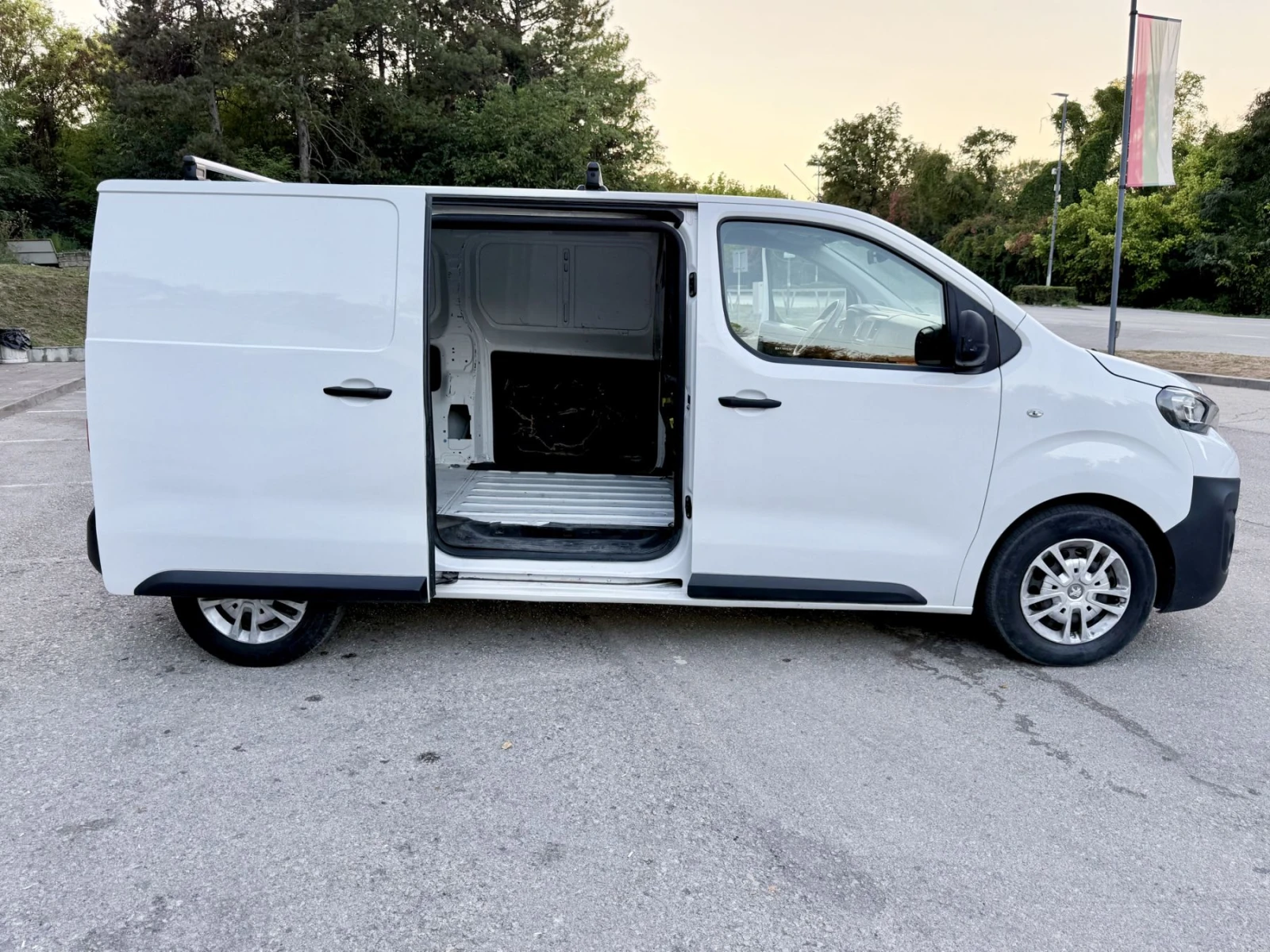 Peugeot Expert 2.0 Blue-HDi Premium L2, снимка 15 - Автомобили и джипове - 56129174