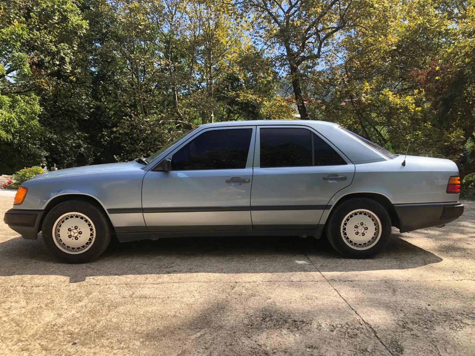 Mercedes-Benz 124 250d, снимка 2 - Автомобили и джипове - 56296955