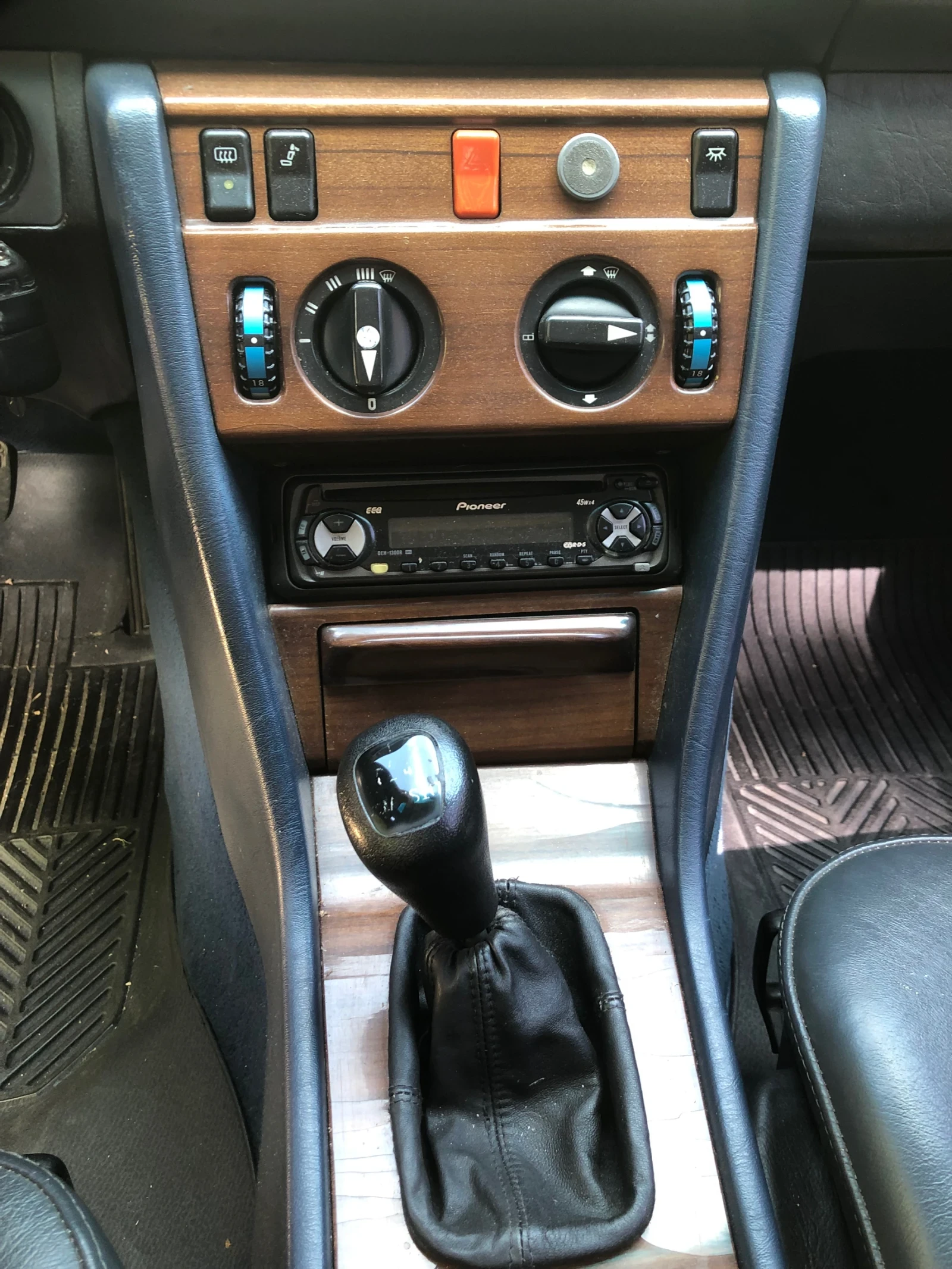 Mercedes-Benz 124 250d, снимка 8 - Автомобили и джипове - 56296955