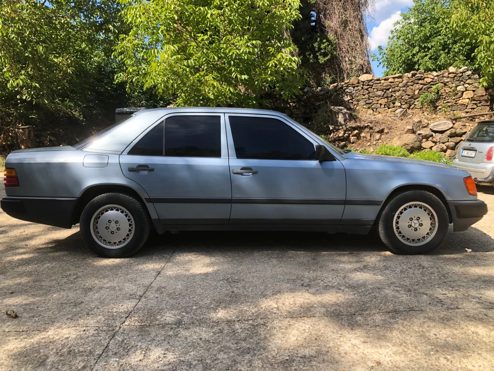 Mercedes-Benz 124 250d, снимка 3 - Автомобили и джипове - 56296955