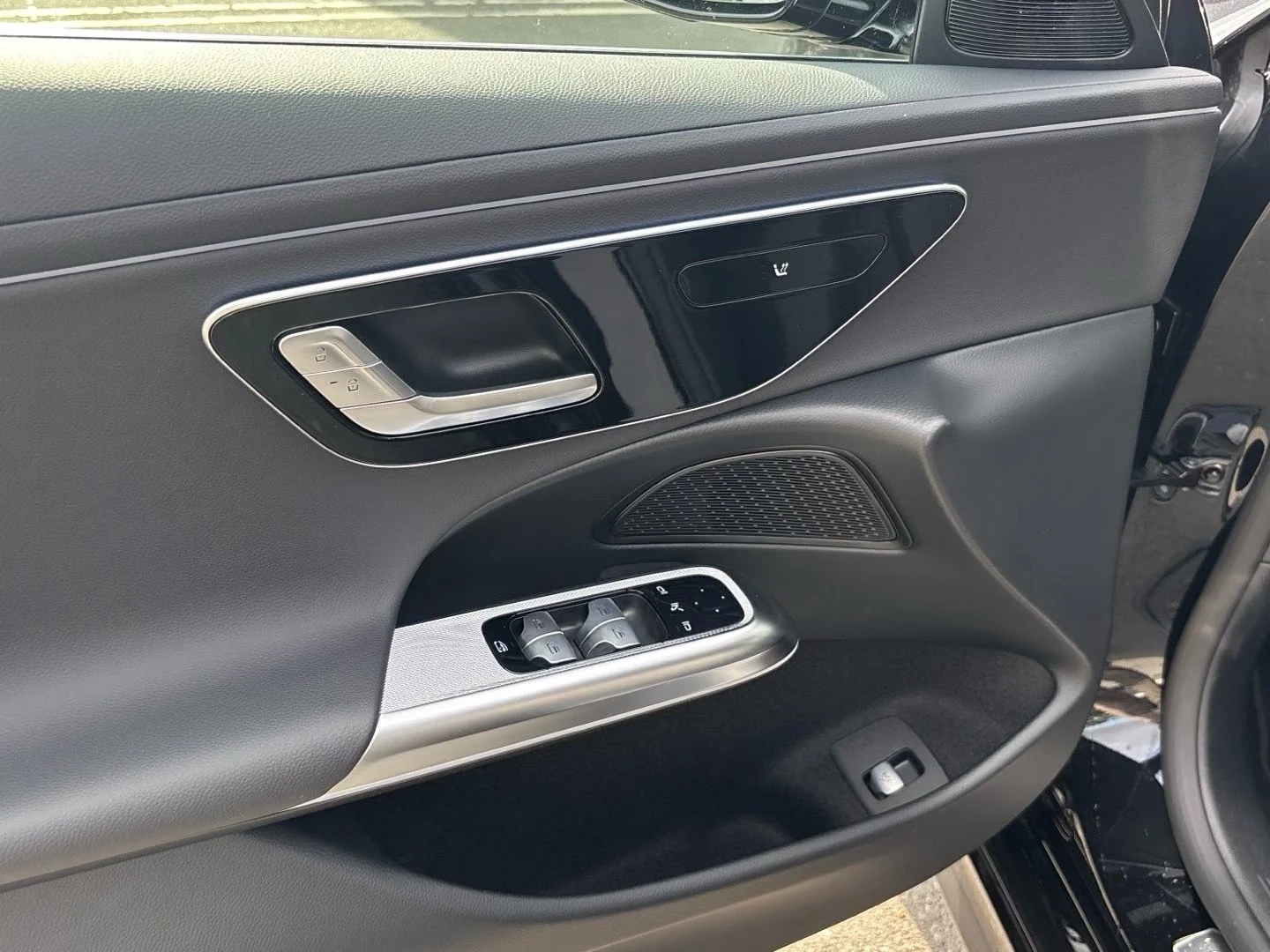 Mercedes-Benz E 300 de / AVANTGARDE / 4-MATIC / DISTRONIC / CAMERA / | Mobile.bg � ����������� 8