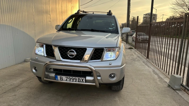 Nissan Navara, снимка 10 - Автомобили и джипове - 48954371