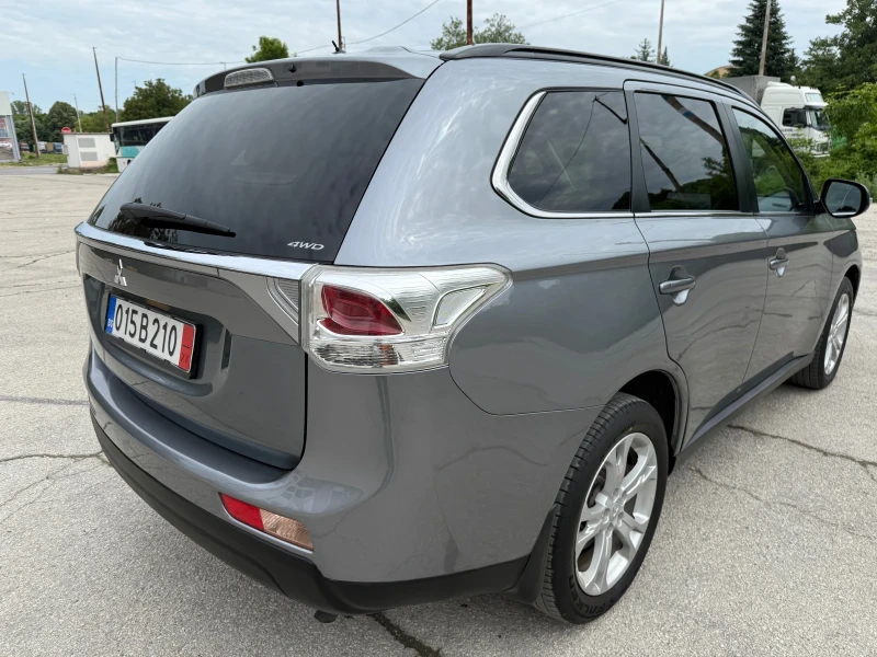 Mitsubishi Outlander 2.0i / 4x4 / AUTOMATIC , снимка 4 - Автомобили и джипове - 50730667