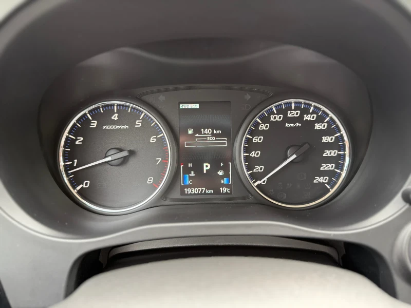 Mitsubishi Outlander 2.0i / 4x4 / AUTOMATIC , снимка 14 - Автомобили и джипове - 50730667