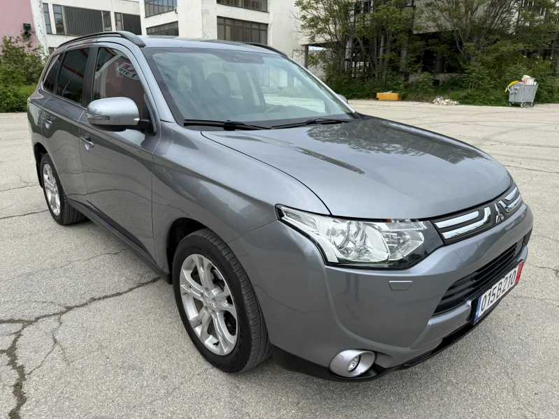 Mitsubishi Outlander 2.0i / 4x4 / AUTOMATIC , снимка 2 - Автомобили и джипове - 50730667