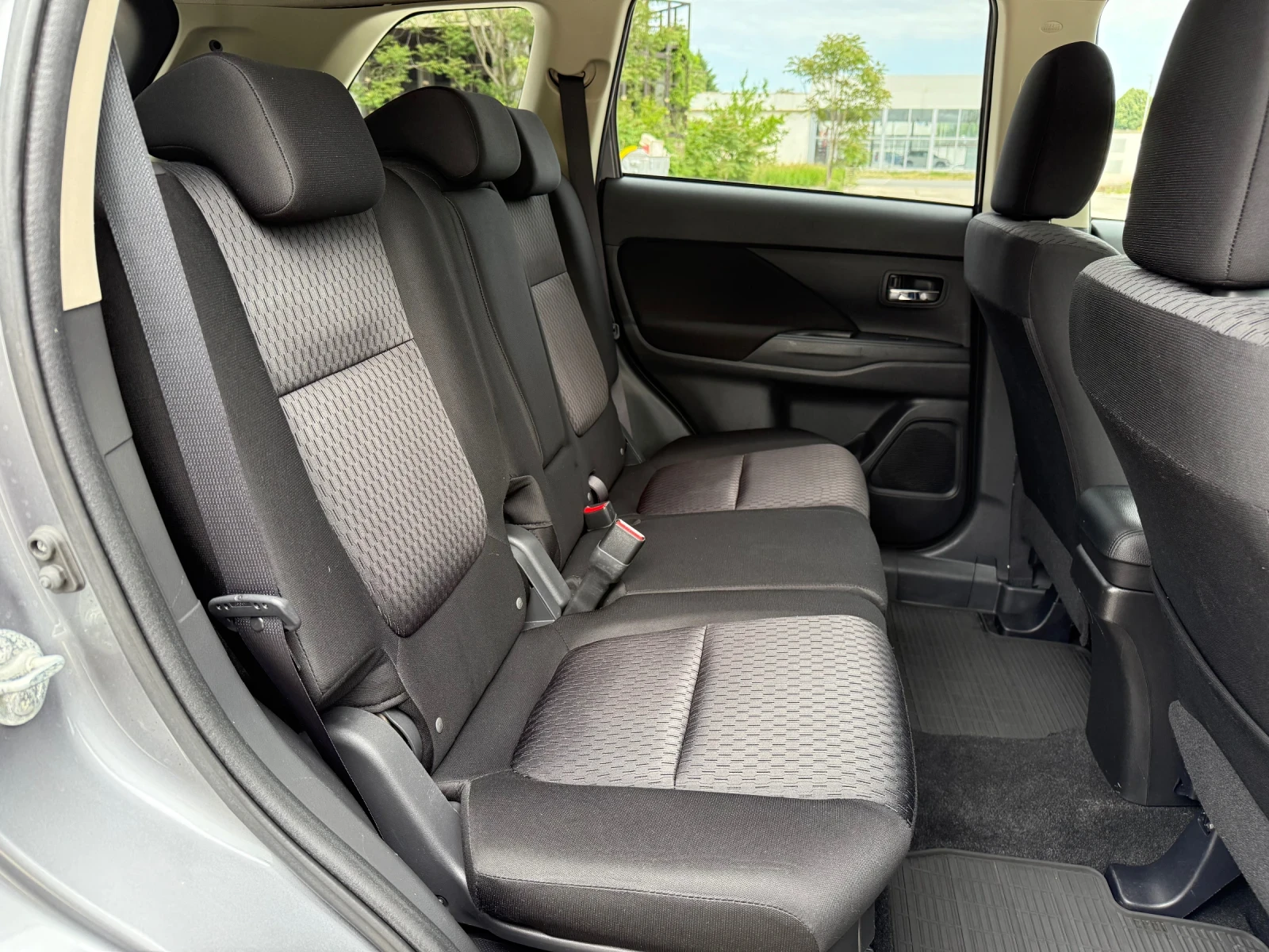 Mitsubishi Outlander 2.0i / 4x4 / AUTOMATIC  | Mobile.bg   12