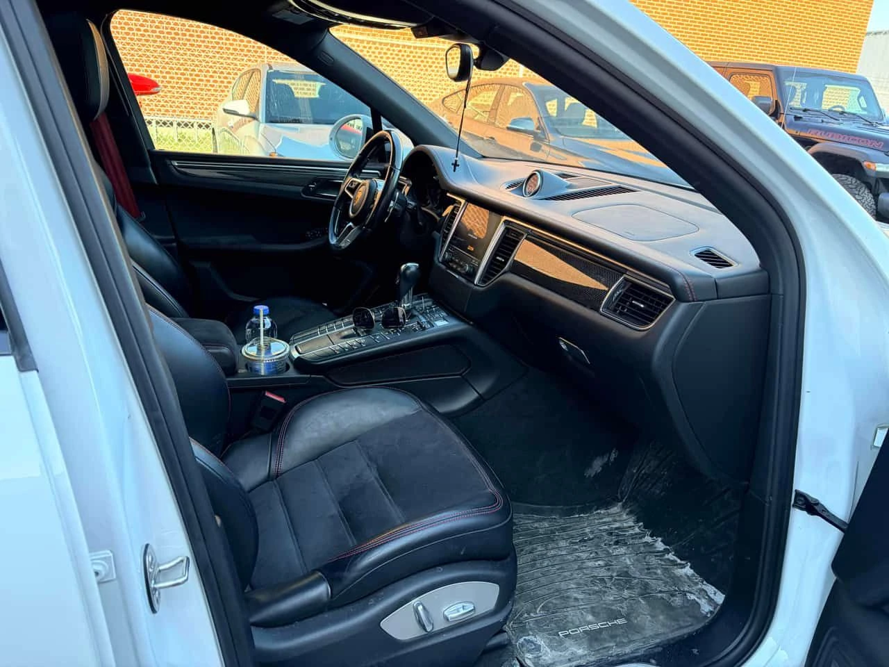 Porsche Macan * GTS * 2 КЛЮЧА* ПОДГРЕВ* KEYLESS* , снимка 13 - Автомобили и джипове - 54170703