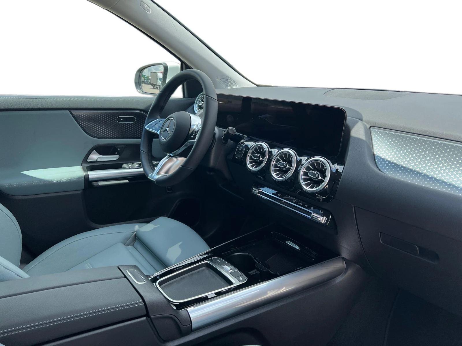 Mercedes-Benz EQA 250+ , снимка 9 - Автомобили и джипове - 54358897