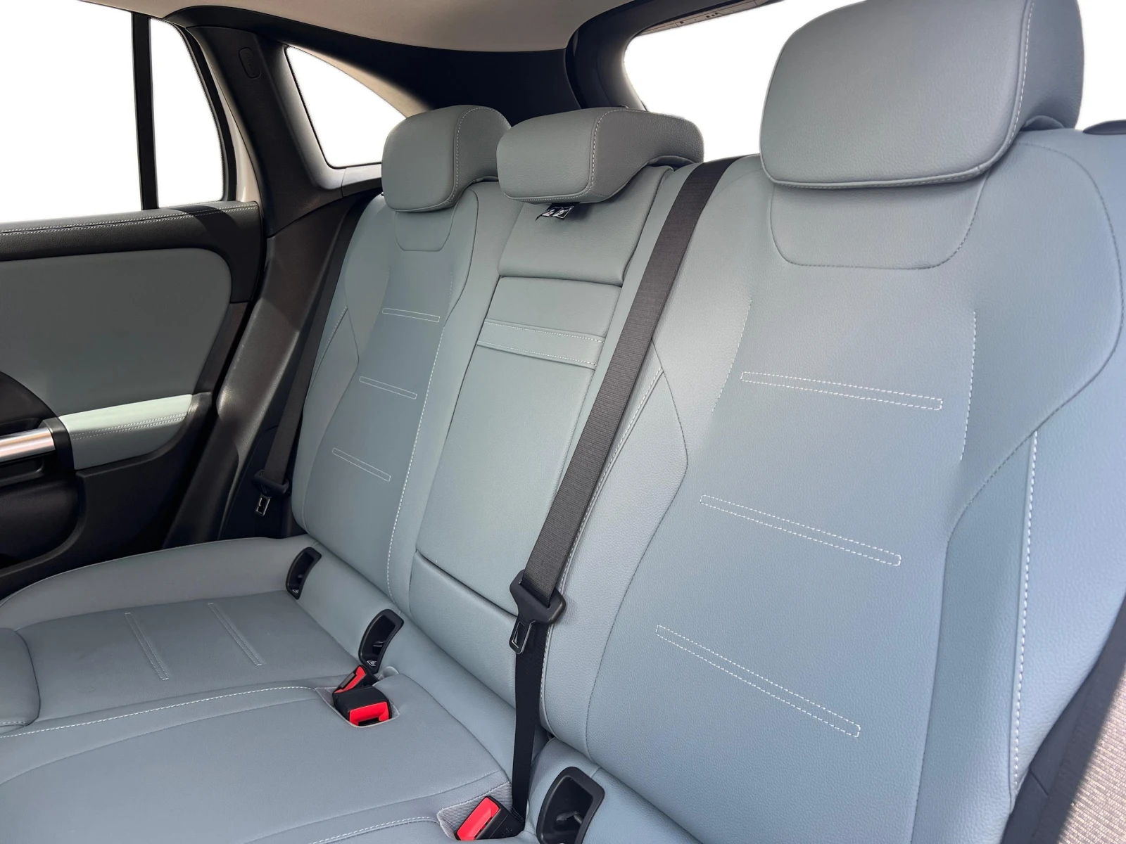 Mercedes-Benz EQA 250+ , снимка 12 - Автомобили и джипове - 54358897