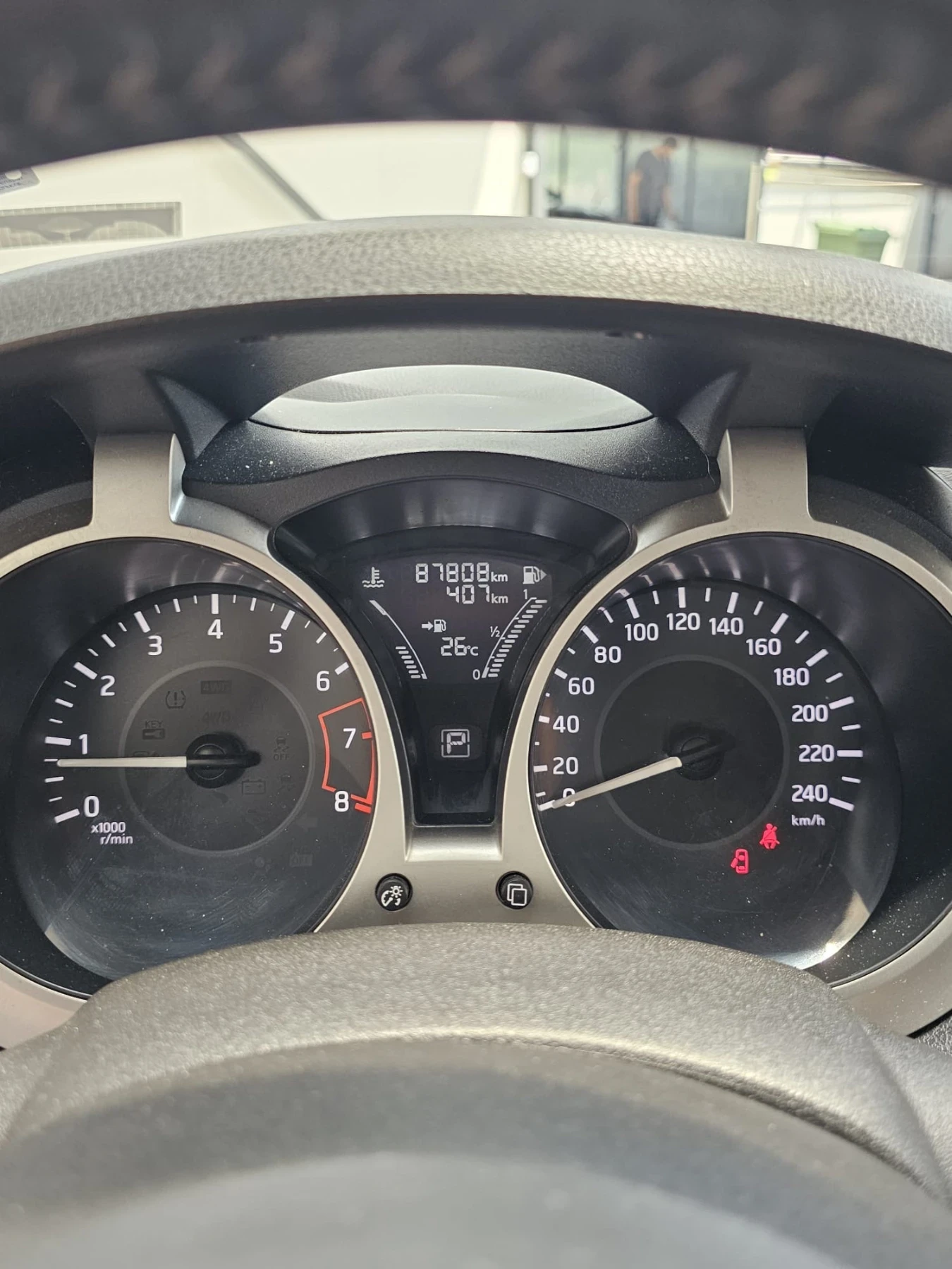 Nissan Juke 1.6, снимка 8 - Автомобили и джипове - 54782081