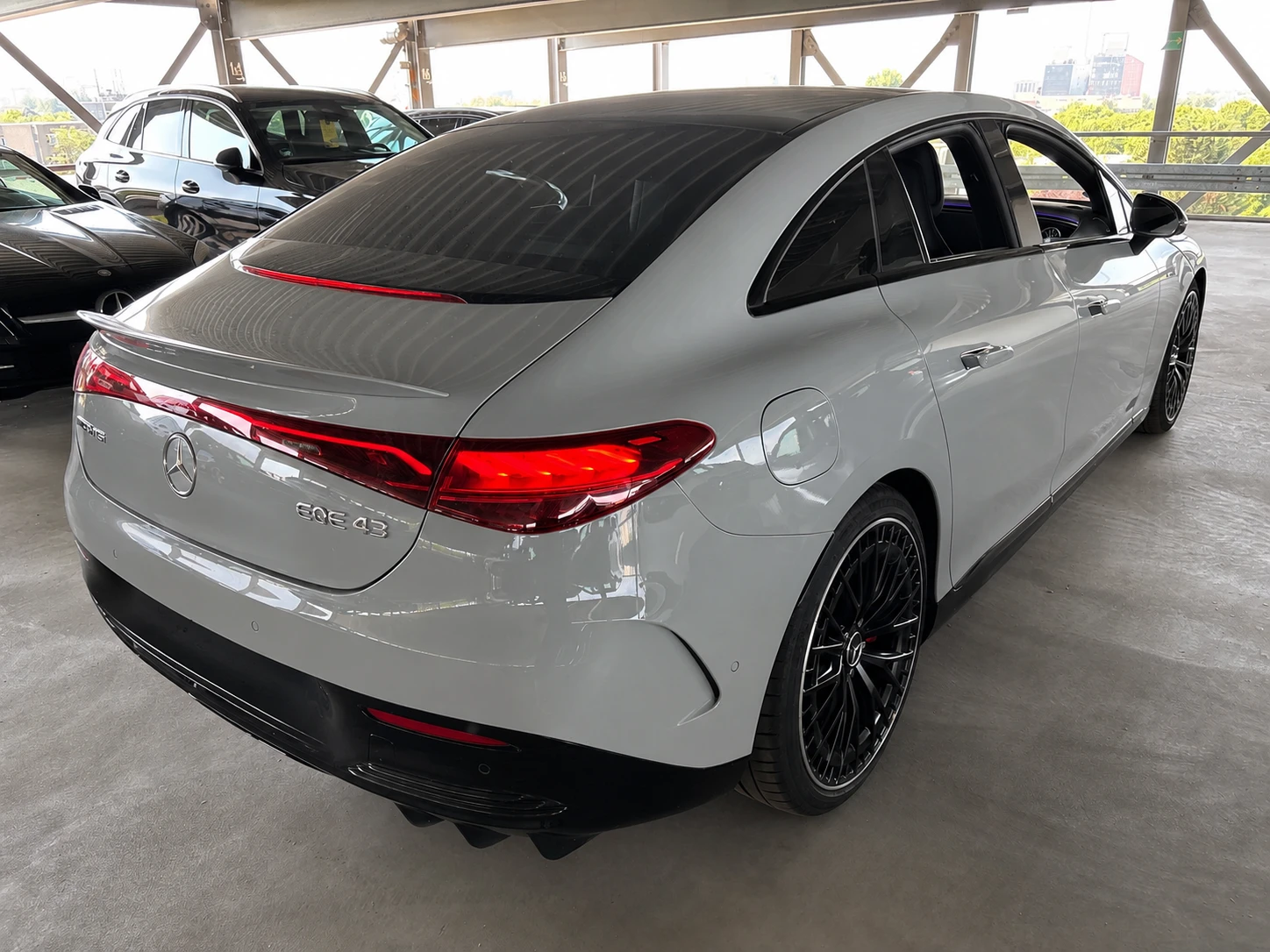 Mercedes-Benz EQE 43 AMG 4Matic , снимка 3 - Автомобили и джипове - 55070041