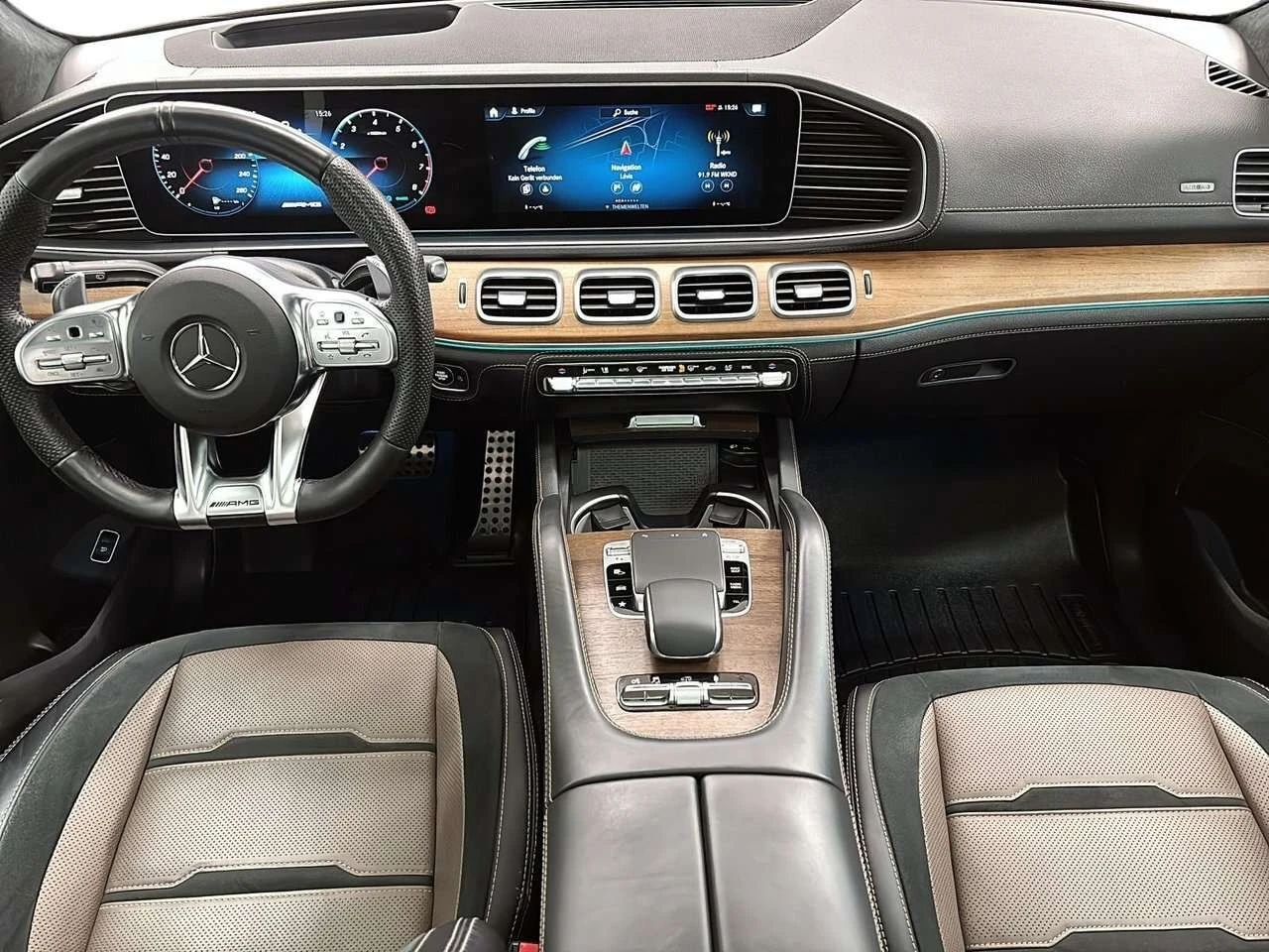 Mercedes-Benz GLE 53 4MATIC AMG * 7-места * Фиксирана цена до БГ * От Mercedes, снимка 6 - Автомобили и джипове - 56111977