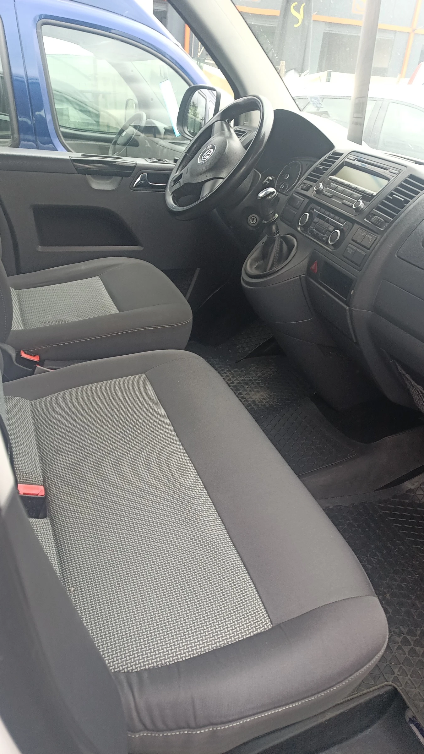 VW Caravelle 2.0TDI - изображение 7