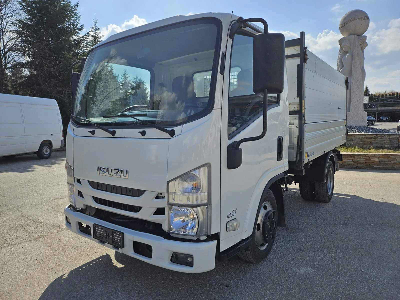 Isuzu Urban M21 | Auto.bg — изображение 1